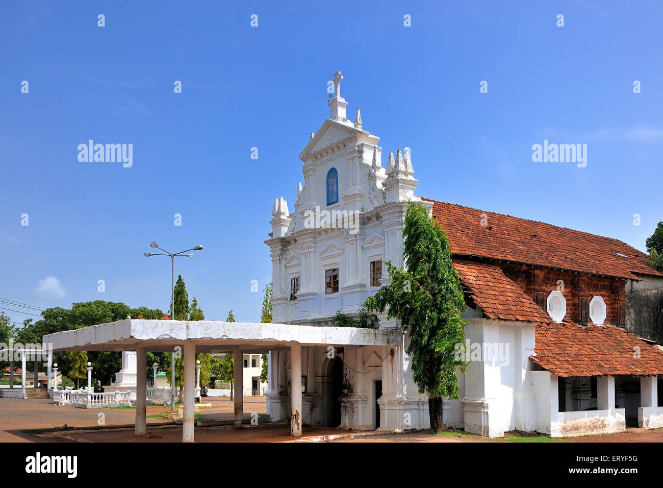 Vecchia chiesa vicino Margaon ; Goa Sud ; Goa ; India Foto Stock