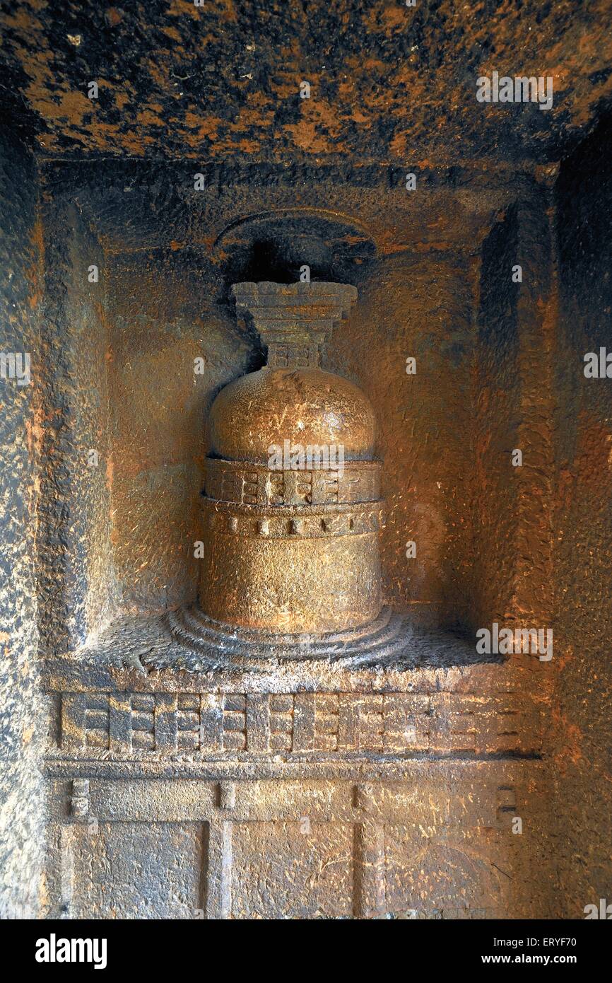 Stupa in pallido grotta buddista ; Mahad ; Raigad Raigarh ; Maharashtra ; India Foto Stock