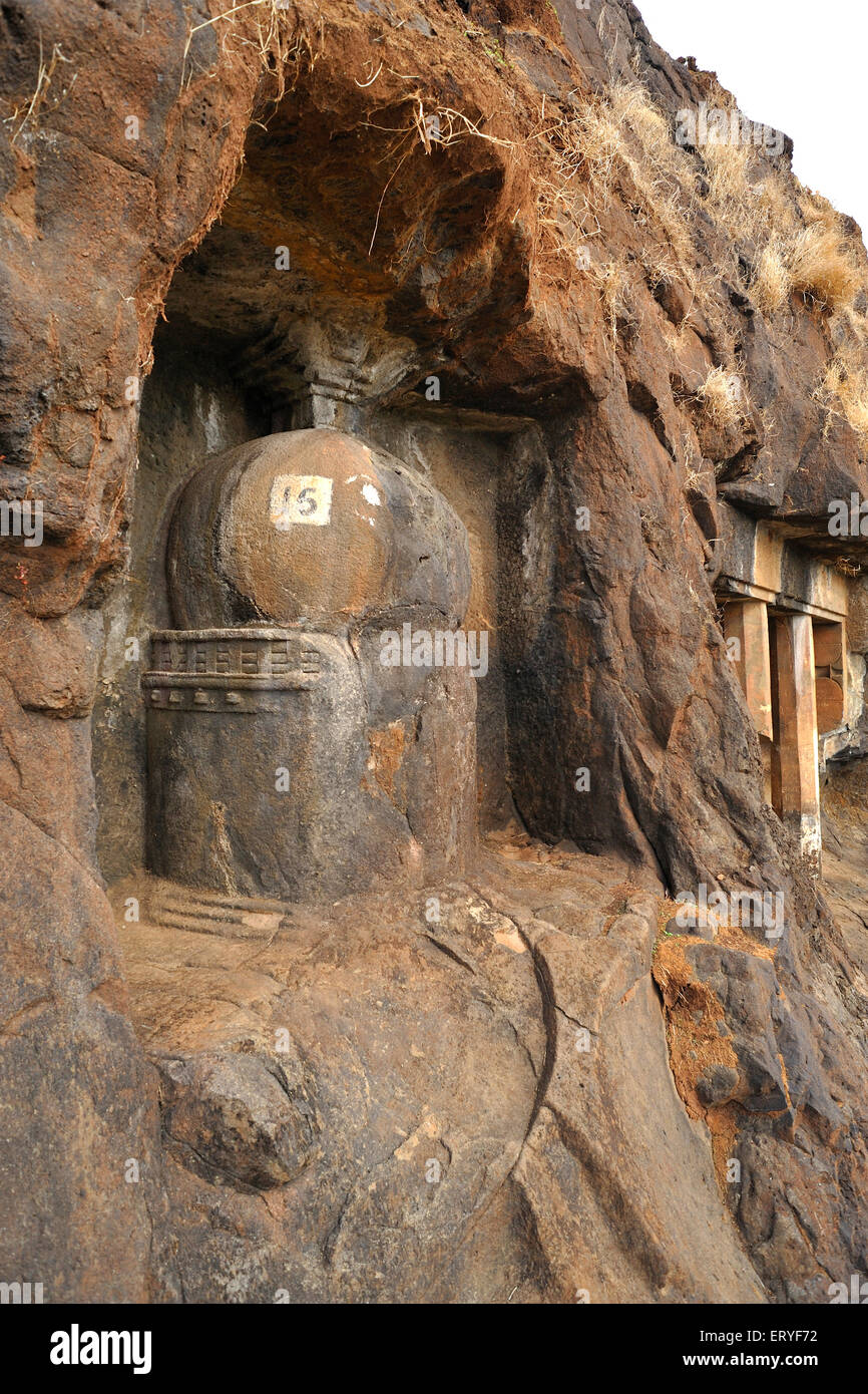 Stupa in pallido grotta buddista ; Mahad ; Raigad Raigarh ; Maharashtra ; India Foto Stock