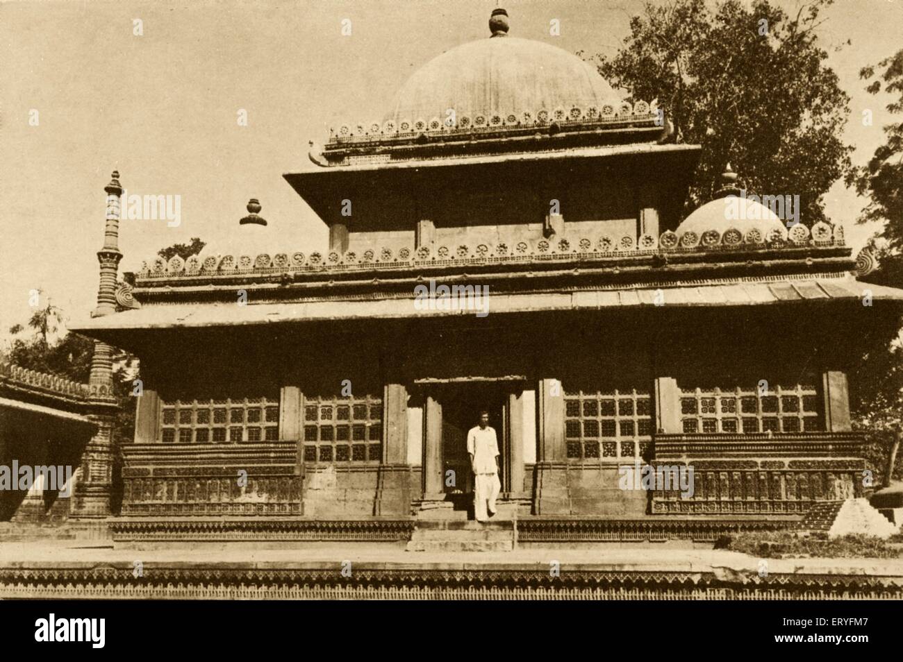 Vecchia foto annata 1900 di rani sipri tomba di pietra ; Ahmedabad ; Gujarat ; India Foto Stock