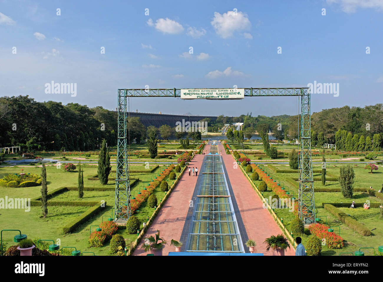 Giardini di Brindavan , Diga di Krishnarajasagara , Srirangapatna , Distretto di Mandya , Mysore ; Karnataka ; India , asia Foto Stock