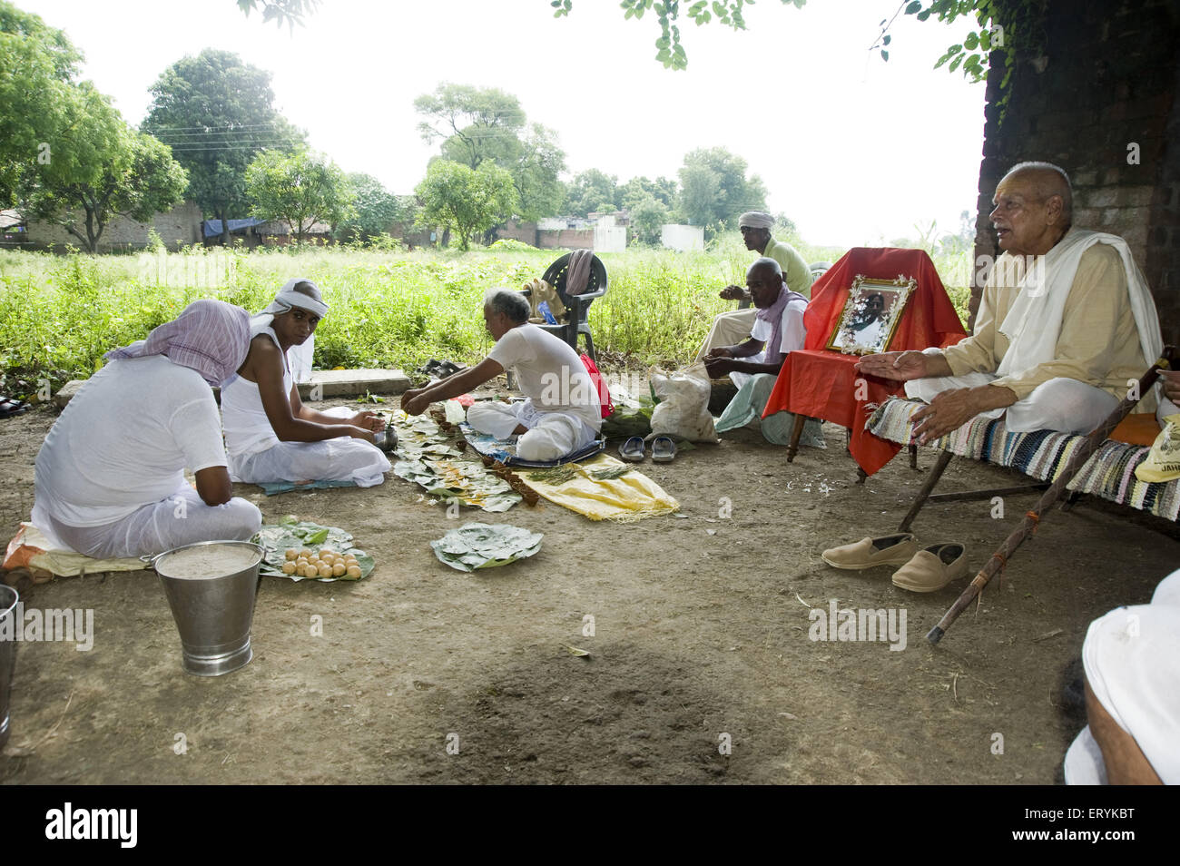 Riti di morte e rituali cerimonia in jaunpur in Uttar Pradesh, India Foto Stock