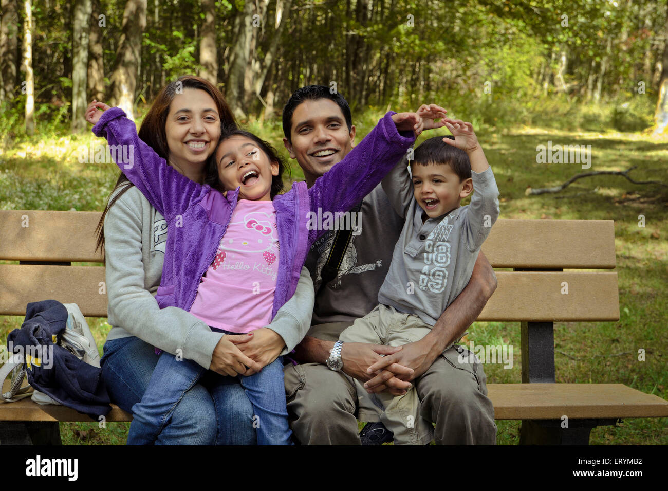 La famiglia felice godendo di deserto National Wildlife Refuge Morris County New Jersey New York STATI UNITI D'AMERICA MR 447 Foto Stock