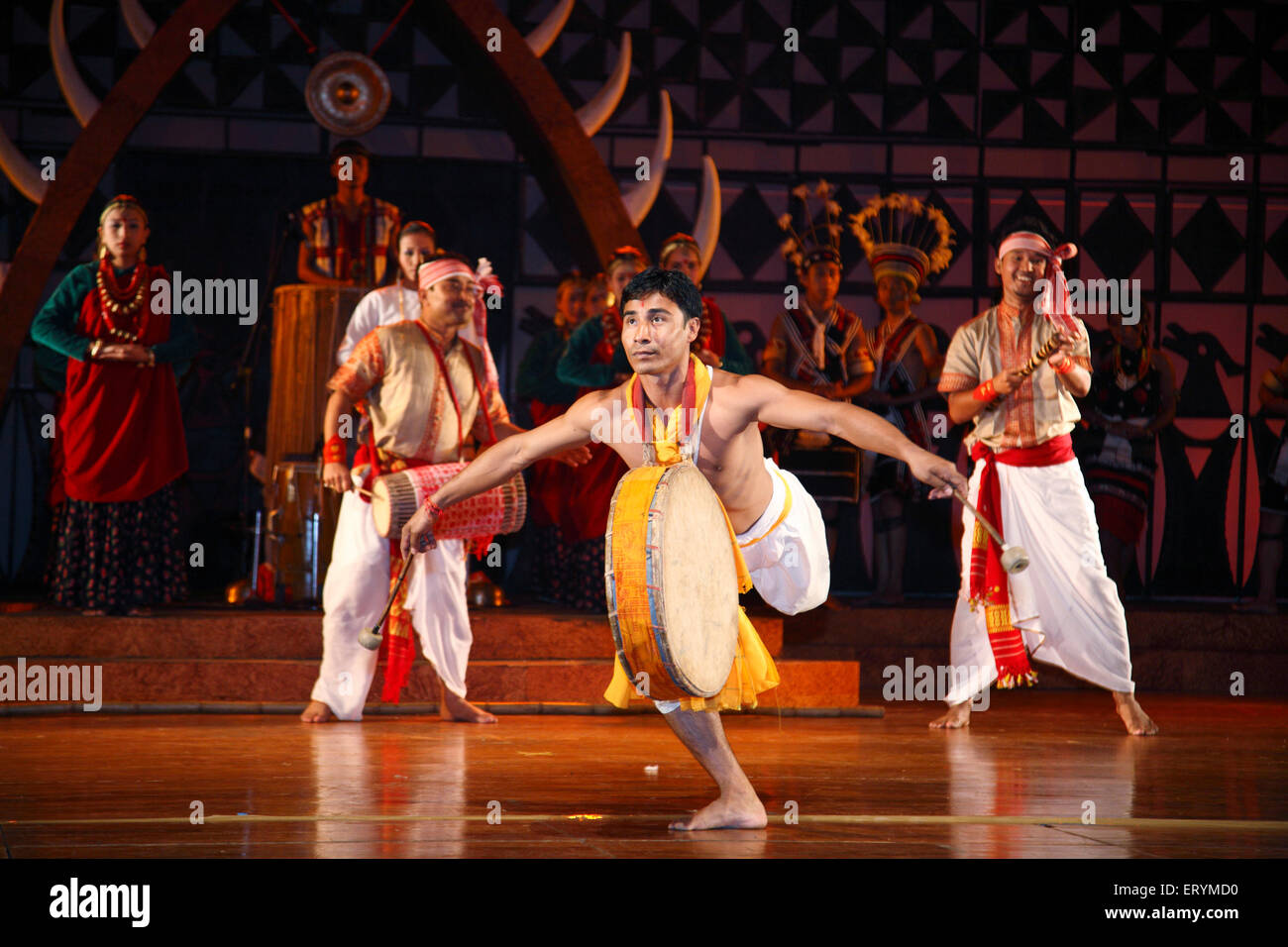 Danza popolare , Cholom tandava danza , Dhol dholak Cholam danza , Nord-est , Manipur , India , Asia Foto Stock