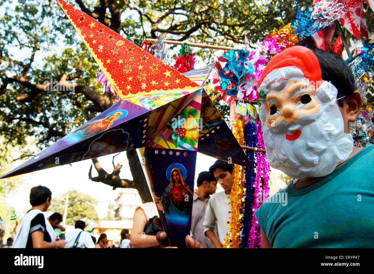 Decorazione di Natale a Bandra Bombay Mumbai India Maharashtra - 160510 asb Foto Stock