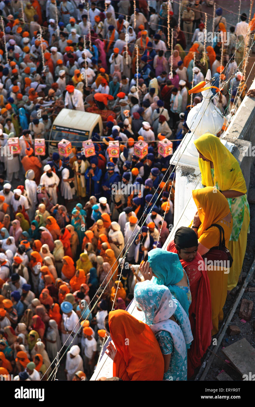 Sikh devoti processione , Hazur Sahib , Takhat Sachkhand Sri Hazur Abchal Nagar Sahib , Nendered ; Maharashtra ; India , Asia Foto Stock