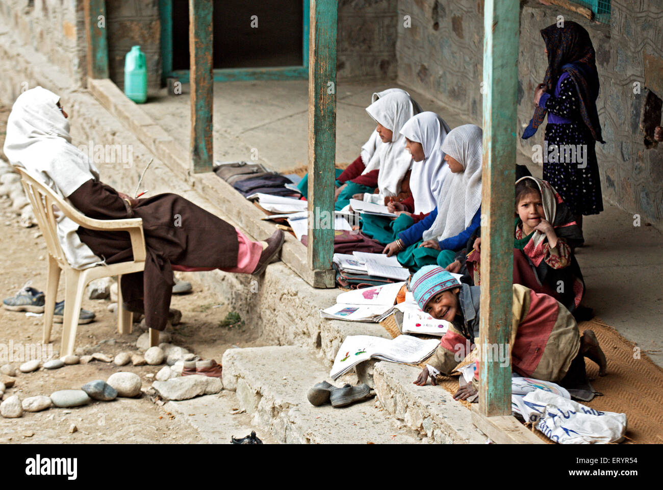 Locali di scuola primaria e secondaria a Kargil ; Jammu e Kashmir ; India 4 Ottobre 2008 Foto Stock