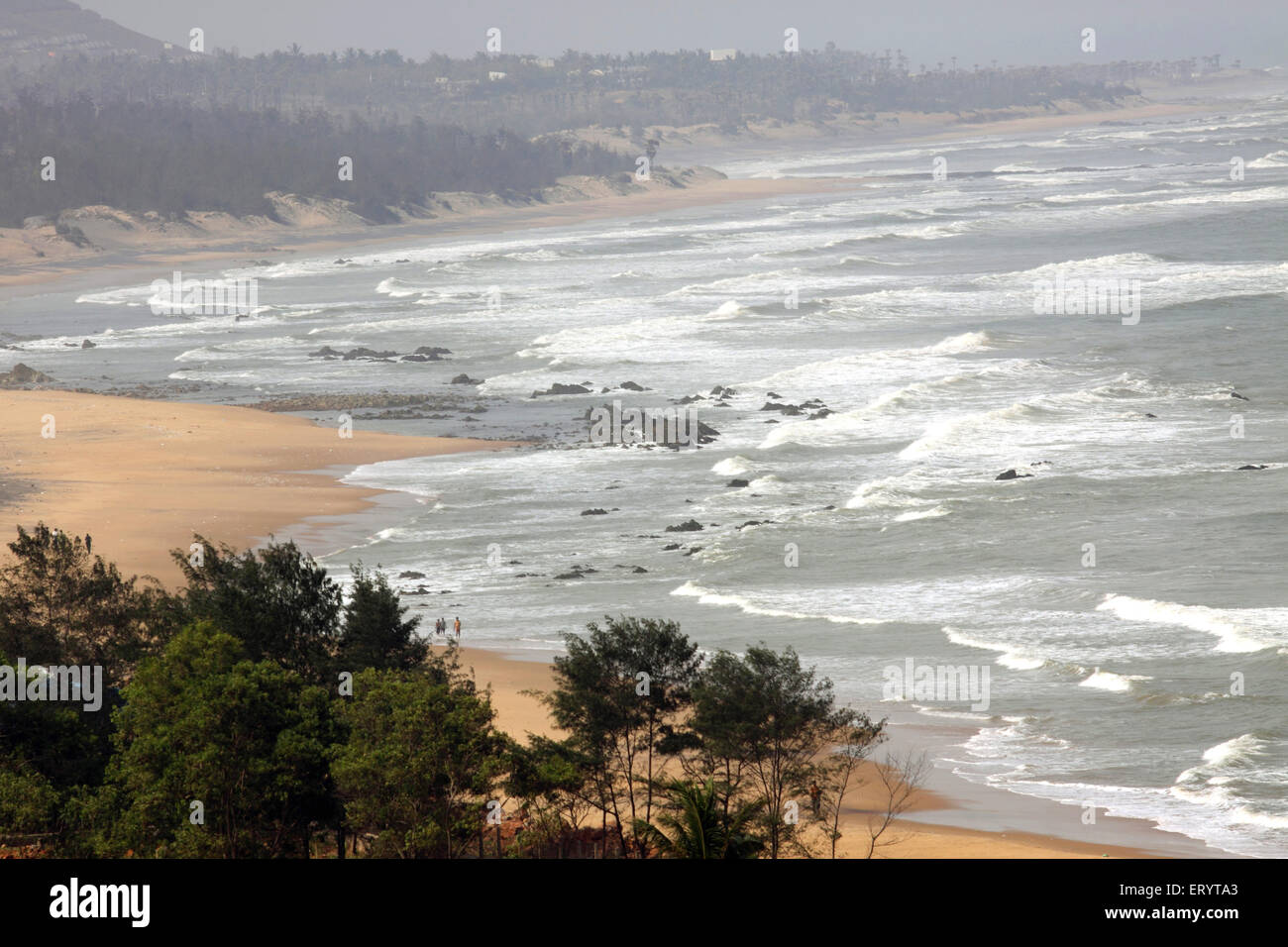 Spiaggia di Rushikonda , Spiaggia di Rishikonda , Vizag , Visakhapatnam , Vishakhapatnam ; Andhra Pradesh ; India , asia Foto Stock