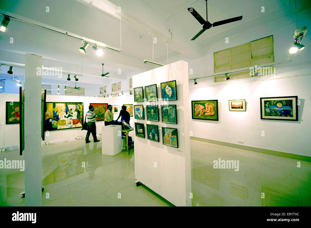 Mostra di pittura, Accademia di Belle Arti, Calcutta, Kolkata, Bengala Occidentale, India, Asia Foto Stock