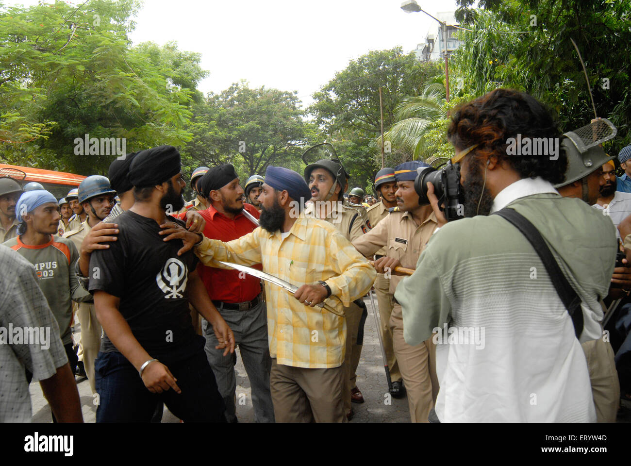 Comunità Sikh protestare contro la guardia del corpo di cottura di dera saccha sauda chief ram rahim a Mulund in Mumbai Bombay Foto Stock