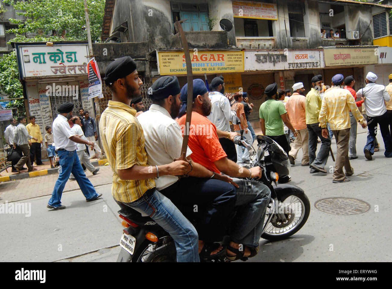 Comunità Sikh protestare contro la guardia del corpo di cottura di dera saccha sauda chief ram rahim a Mulund in Mumbai Bombay Foto Stock