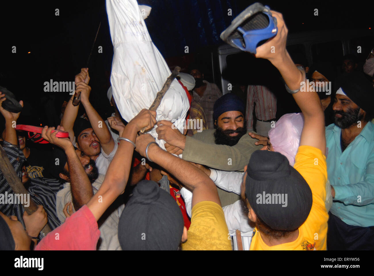 Comunità Sikh protestare contro la guardia del corpo di cottura di dera saccha sauda chief ram rahim a Mulund a Bombay Foto Stock