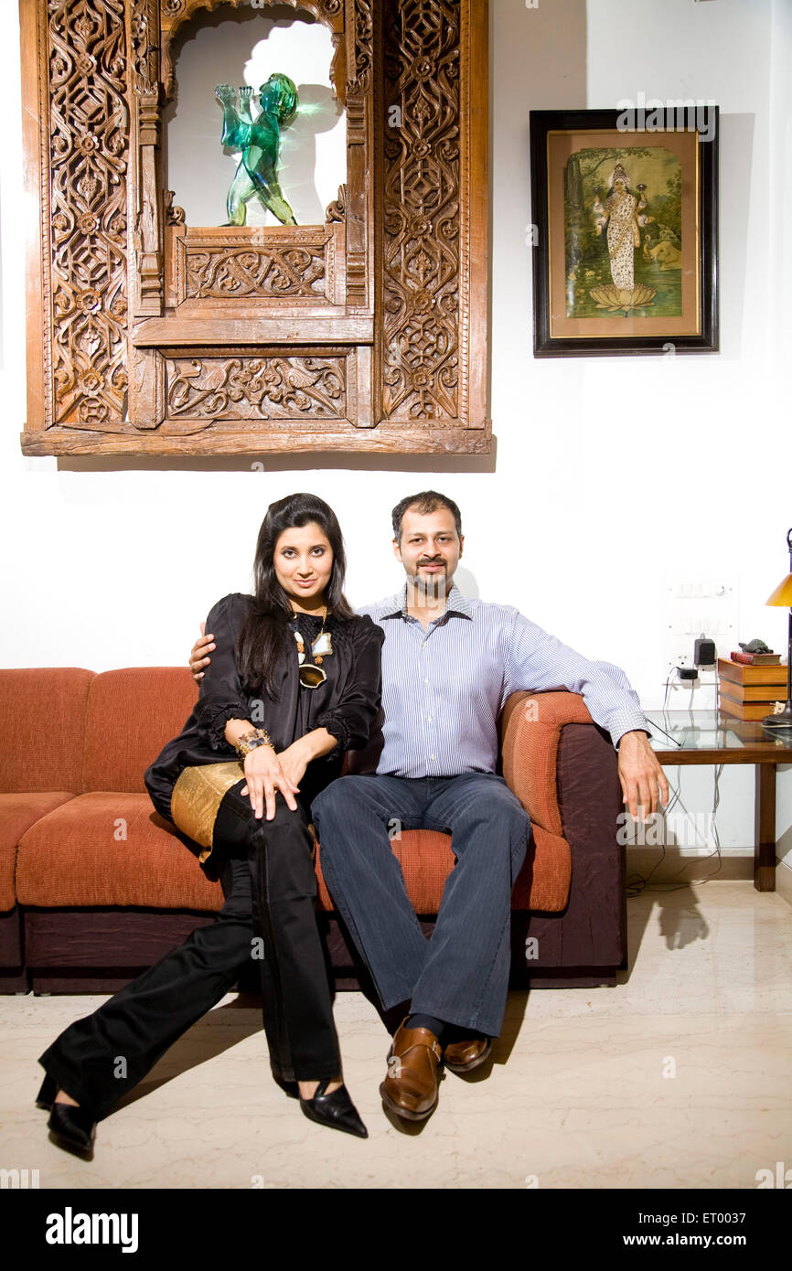 Atul Ruia con la moglie Gayatri Ruia , Proprietario , The Phoenix Mills , High Street Phoenix , Palladium Mall , Bombay , Mumbai , India , Asia Foto Stock