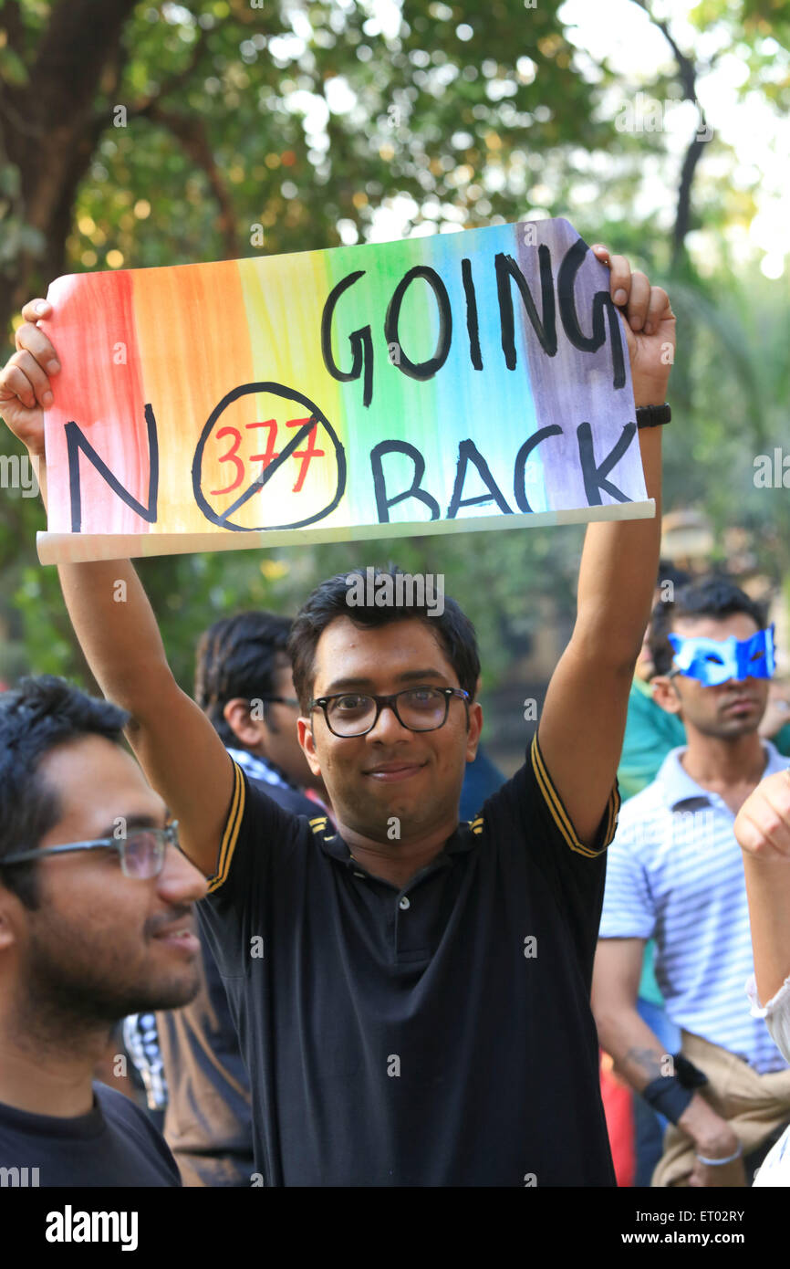 Gay che protestavano contro la Corte Suprema Maheshwari Udyan Matunga Mumbai India Maharashtra 15 Dicembre 2013 Foto Stock