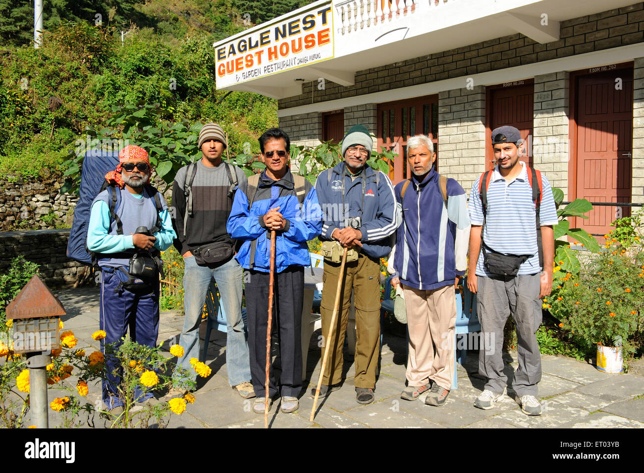 Trekkkers at Eagle Nest Guest House , Ghasa , Lete , Kunjo , Nepal , Repubblica Democratica del Nepal , Asia meridionale , Asia Foto Stock