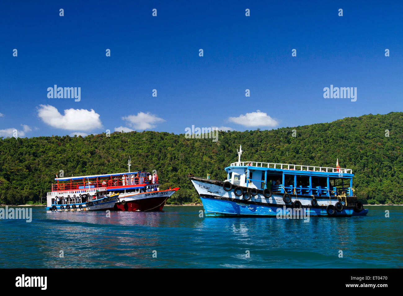 Barche ancorate a North Bay Island Andaman India Asia Foto Stock