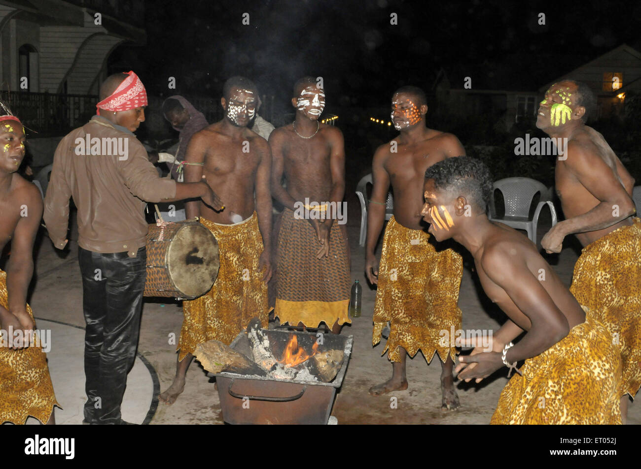 Discendente di Siddi tribù danza in Gir a Gujarat India Foto Stock