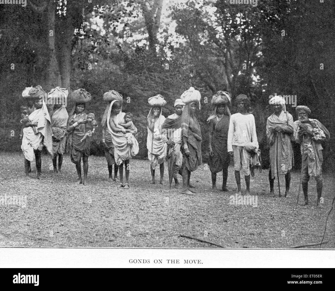 Carestia indiana, Gonds tribù tribali in movimento, Bundelkhand, Madhya Pradesh, India, Asia, vecchia immagine vintage del 1800s, 1896 Foto Stock
