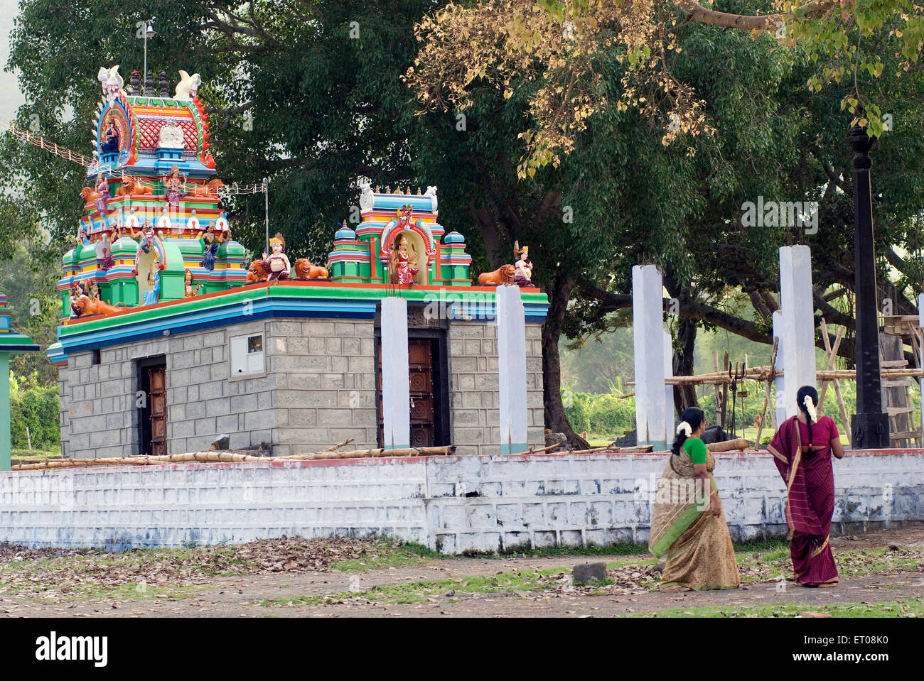 Piccolo tempio indù dove Veerappan venne per culto , Ooty , Udhagamandalam , Hill Station , Nilgiris , Ghati occidentali , Tamil Nadu , India , Asia Foto Stock