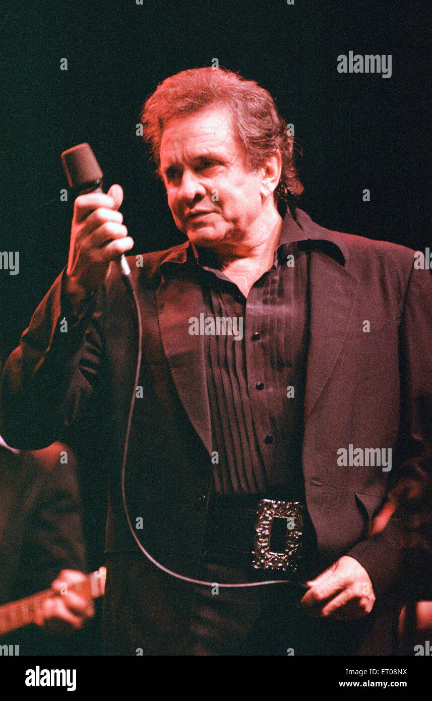 Johnny Cash, in concerto presso la Royal Albert Hall di Londra, domenica 14 maggio 1989. Foto Stock