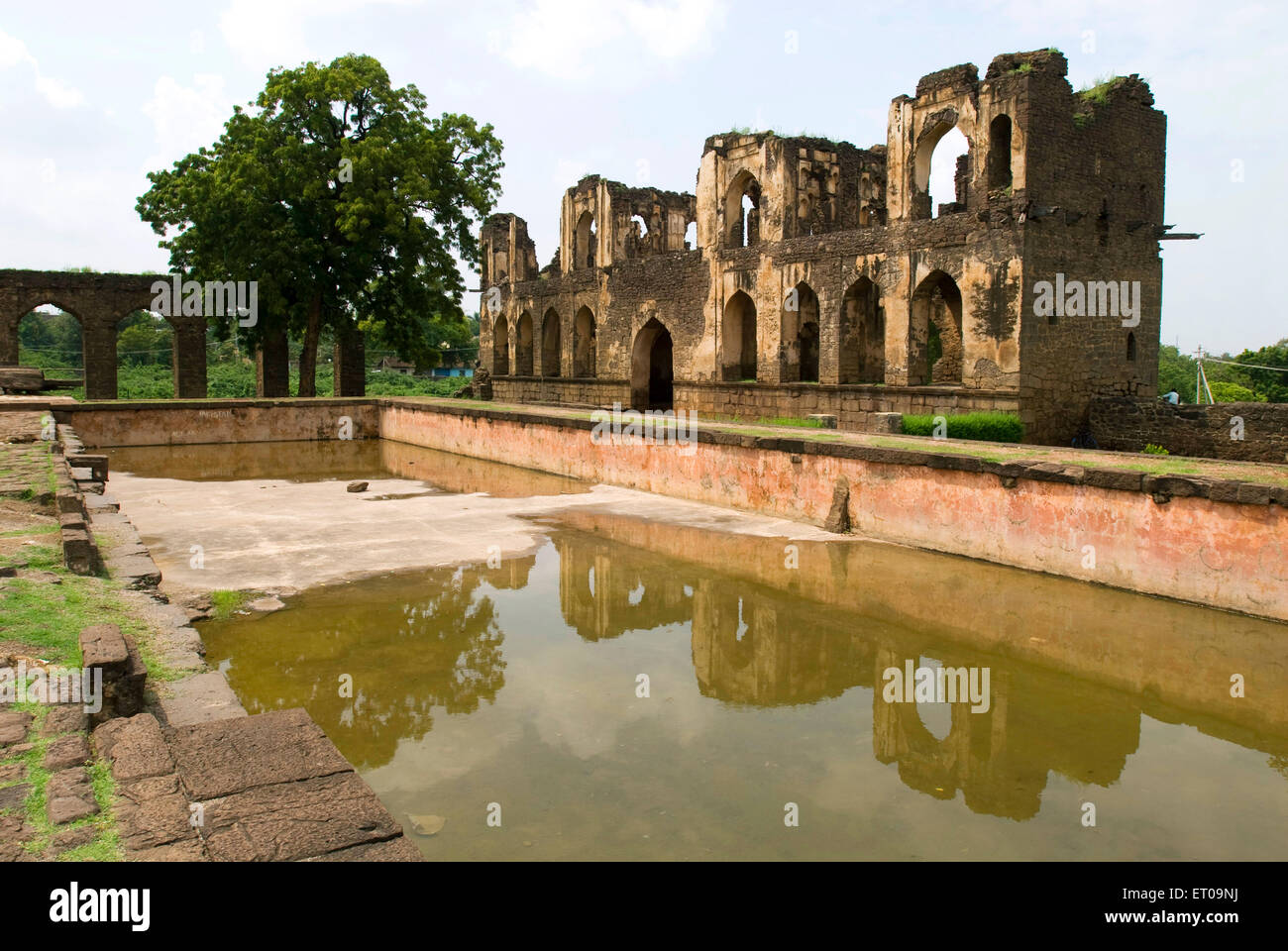 Il Asar Mahal costruita da Mohammed Adil Shah in 1646 chiamati come Sala della Giustizia in Bijapur ; Karnataka ; India Foto Stock