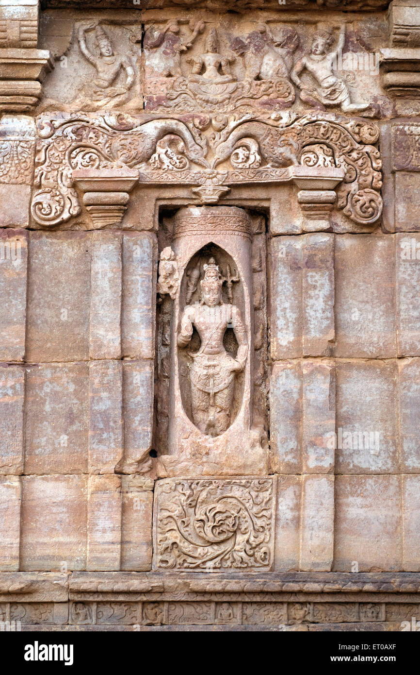 Shiva che appaiono al di fuori del Fiery Linga scultura Tempio Virupaksha Lokamahadevi dravidico otto secolo a Pattadakal ; Karnataka Foto Stock