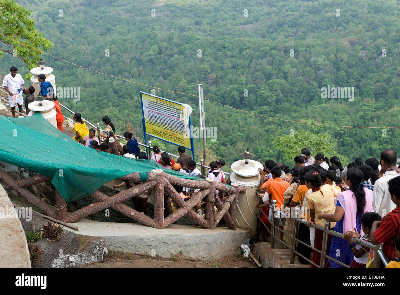 Sorgente d'acqua miracolosa, pellegrinaggio malayattoo, collina Kurissuudy, Santuario Internazionale di San Tommaso, Malayattur, Angamaly, Aluva, Kerala, India, Asia Foto Stock