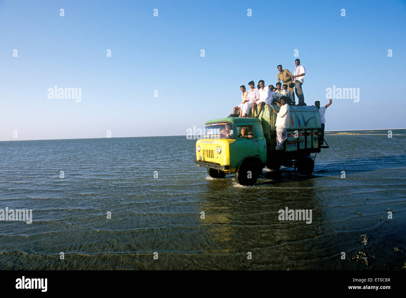 In auto da Dhanushkodi a Rameswaram , Rameshvaram ; Tamil Nadu ; India , asia Foto Stock