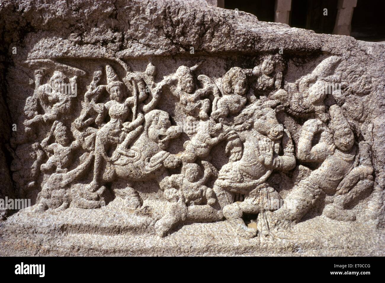 Atiranachanda Cave tempio facciata, lavori in rilievo di pietra, Saluvankuppam, Mahabalipuram, Mamallapuram, Tamil Nadu, India, Asia Foto Stock