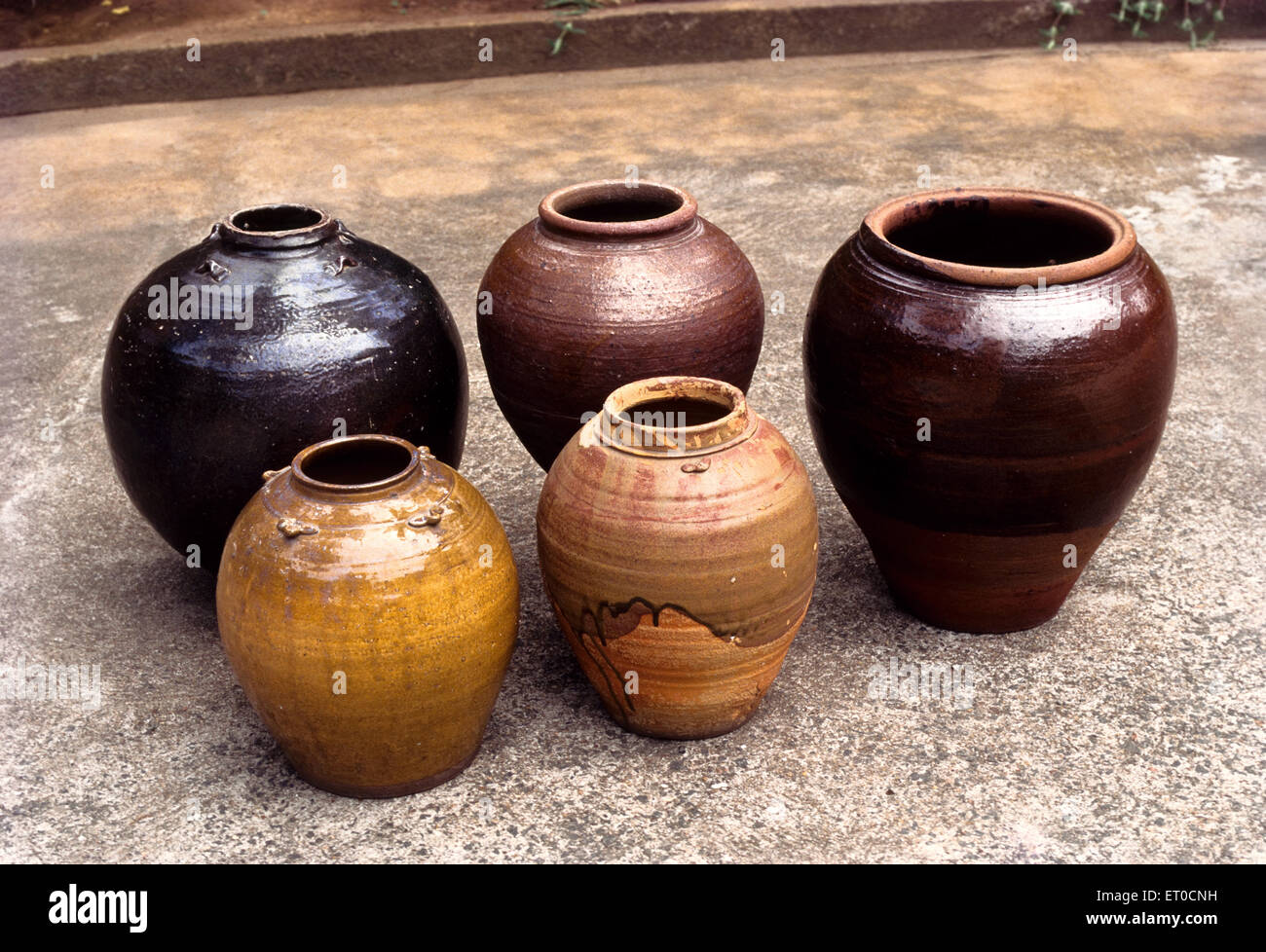 Tradizionali vasi di argilla di nattukottai chettiar o nagarathar ; Chettinad ; Tamil Nadu ; India Foto Stock