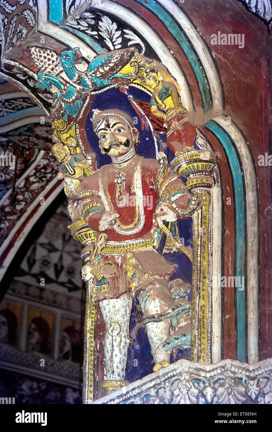 La scultura del serpente incantatore in maratti darbar hall a thanjavur palace ; Tanjore ; Tamil Nadu ; India Foto Stock