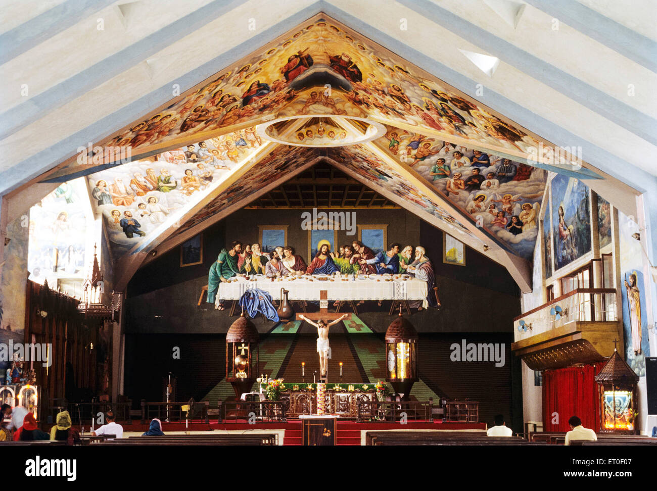 Basilica della Cattedrale di Santa Maria, altare interno, Cattedrale di Santa Maria, Nedrani Palli, Anchukaimal Palli, Thekke Palli, Ernakulum, Kerala, India, Asia Foto Stock