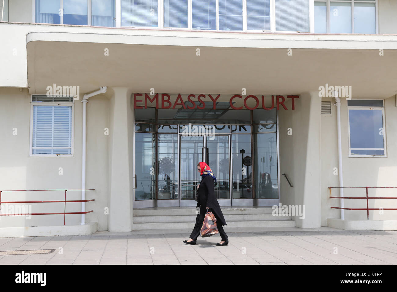 Art Deco modernista / ingresso alla corte di ambasciata in Brighton. Foto di James Boardman Foto Stock
