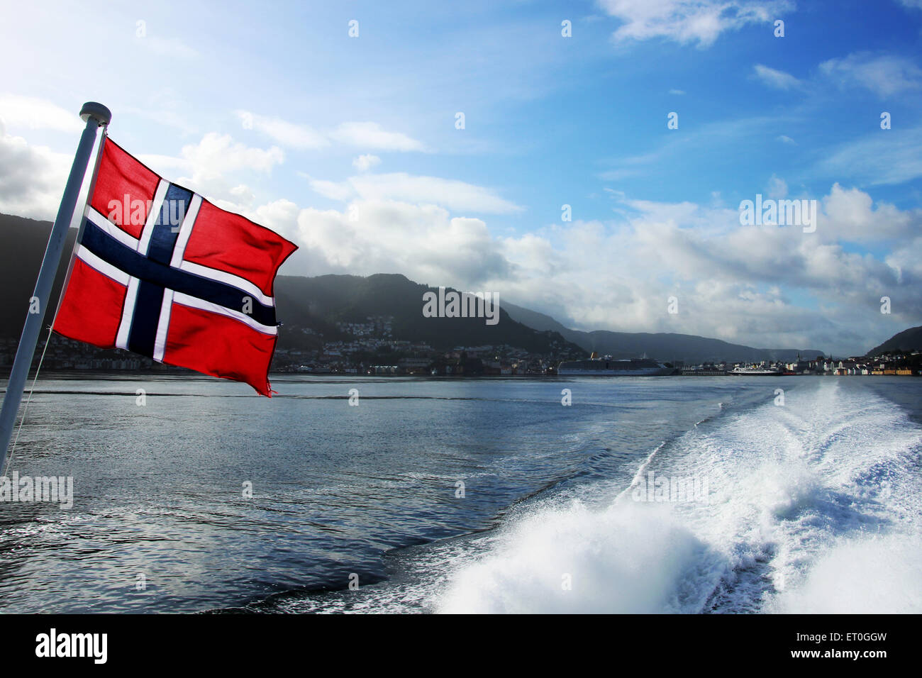 Bandiera norvegese galleggianti in aria Foto Stock