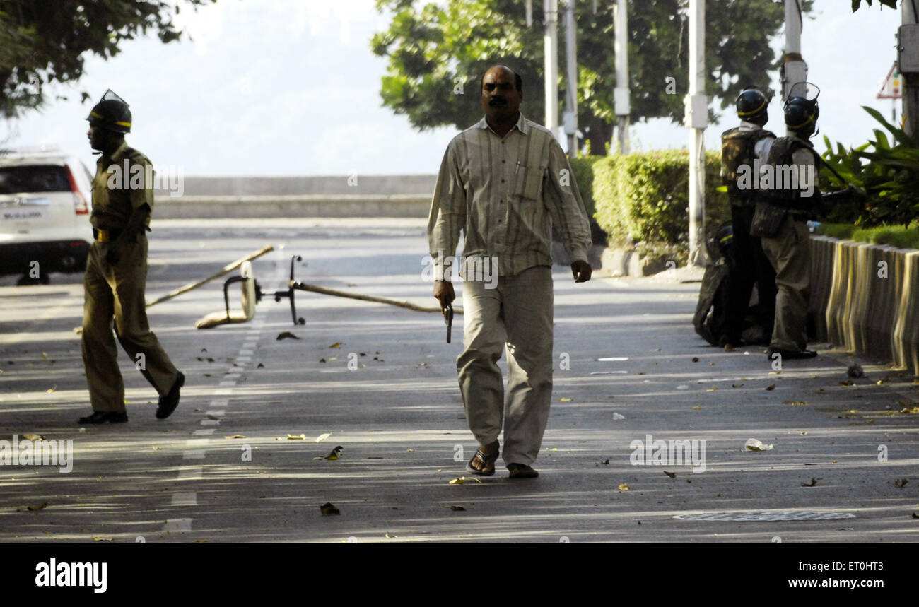 La sicurezza nazionale guardie commandoes NSG lotta Deccan Mujahideen terroristi Oberoi (Trident hotel) Nariman Point ; Mumbai Foto Stock
