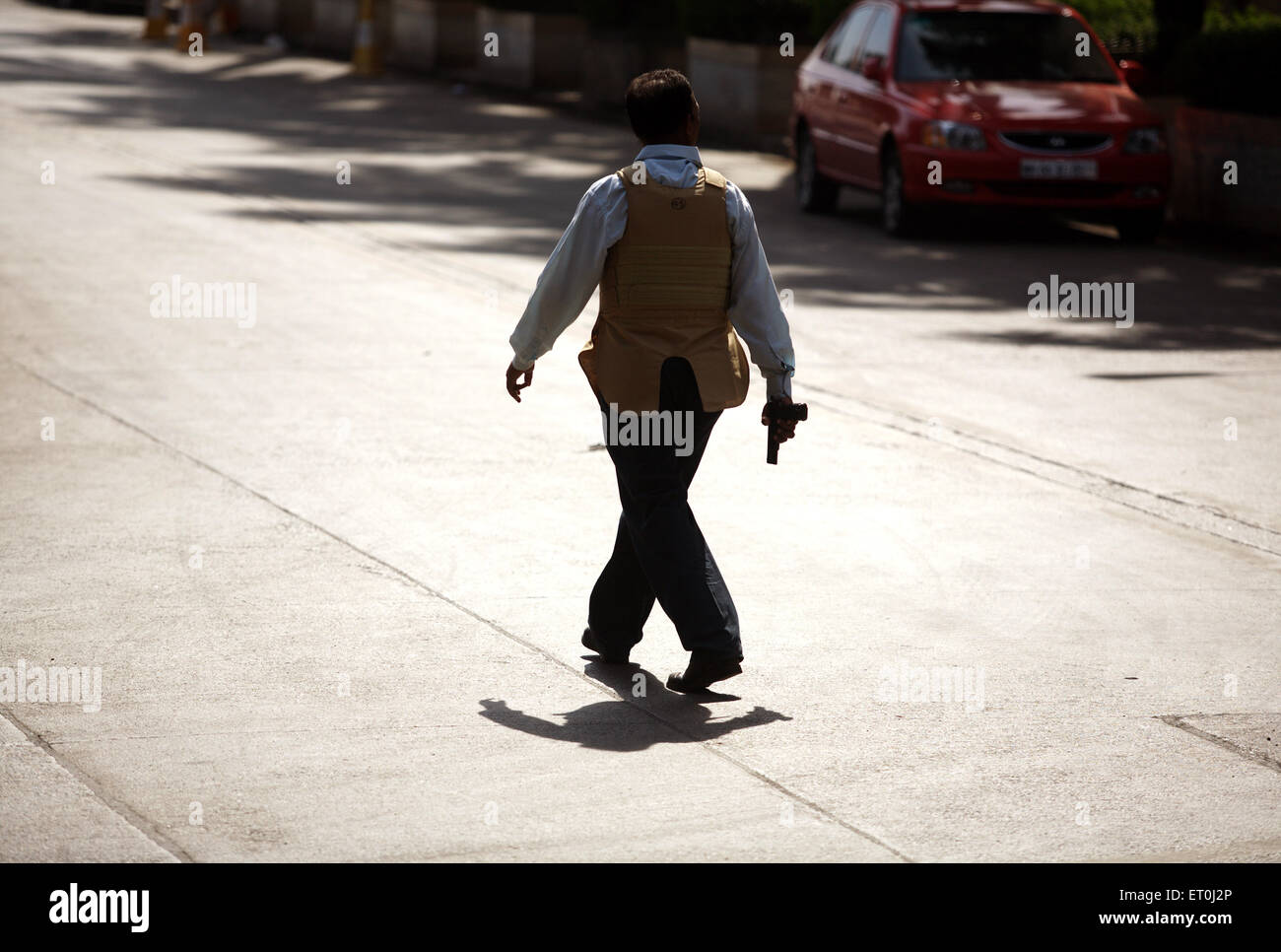 Poliziotto armato, Taj Mahal Hotel, 2008 attacco di Mumbai, attacco terroristico, attacco terroristico, Bombay, Mumbai, Maharashtra, India, 26 novembre 2008 Foto Stock