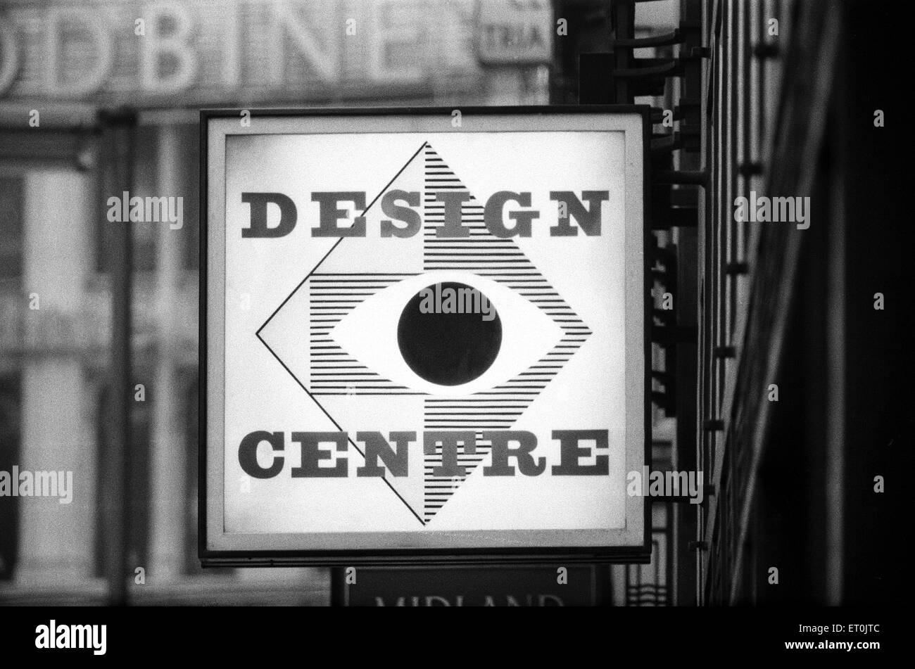 Il Design Center, 28 Haymarket, vicino a Piccadilly Circus, a Londra. Il Centro ha agito come il design sede del Consiglio ed è previsto il Consiglio di design con una permanente nello spazio pubblico presente alla mostra del contemporaneo design britannico, insieme con un programma di modifica di themed le mostre speciali. Il 23 gennaio 1961. Foto Stock