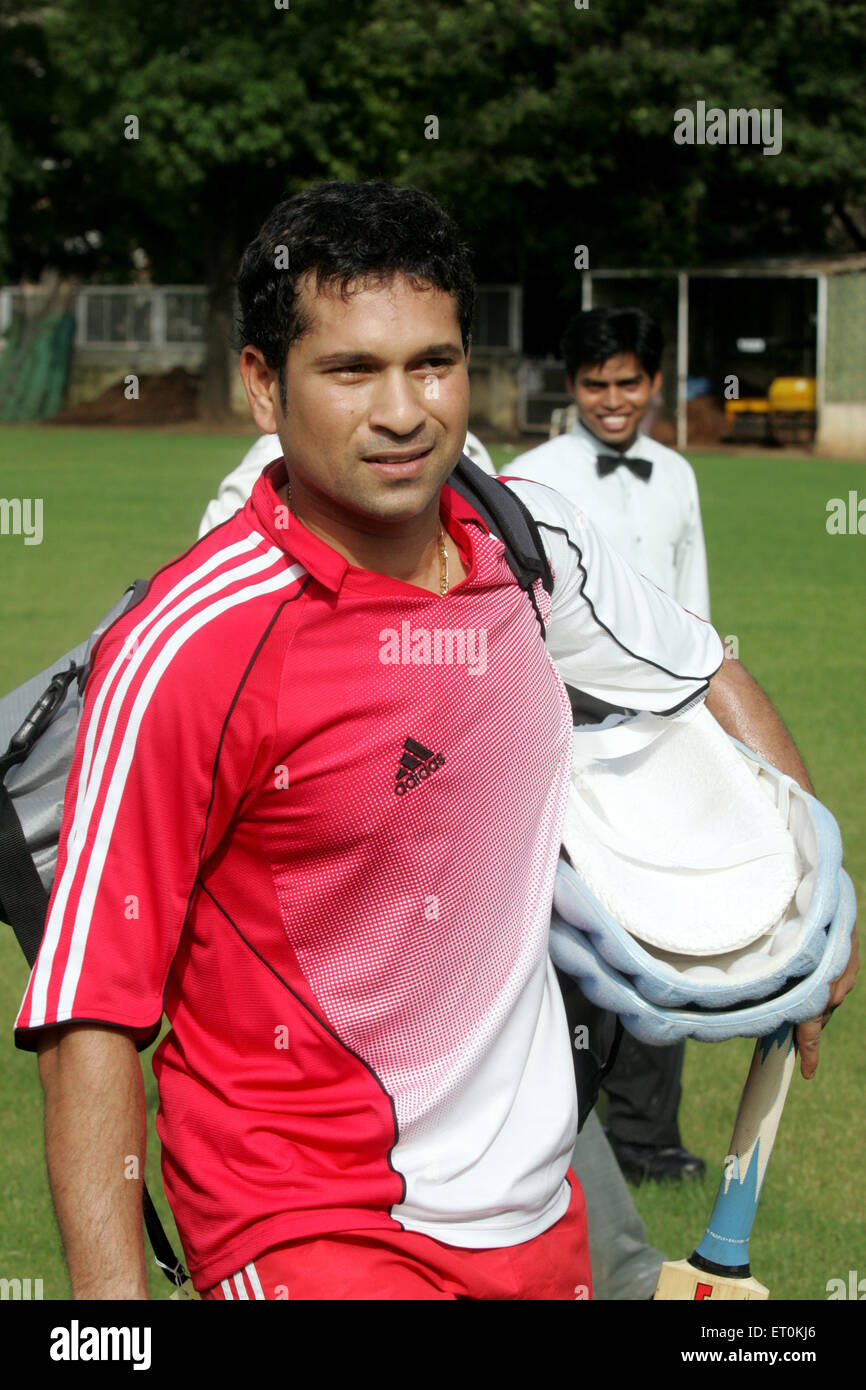 Sachin Tendulkar Cricketer indiano Sachin Ramesh Tendulkar battsmen piu grandi pratica netta Bombay Mumbai Maharashtra India Asia Foto stock Alamy