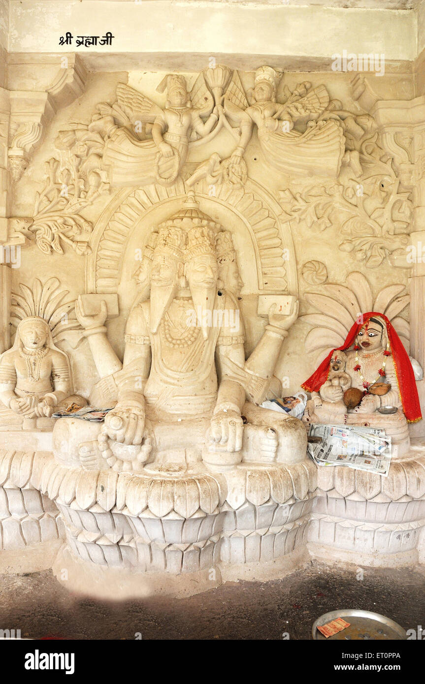 Statua del dio Brahma ; hall of Gods ; Mandore ; Jodhpur ; Rajasthan ; India Foto Stock