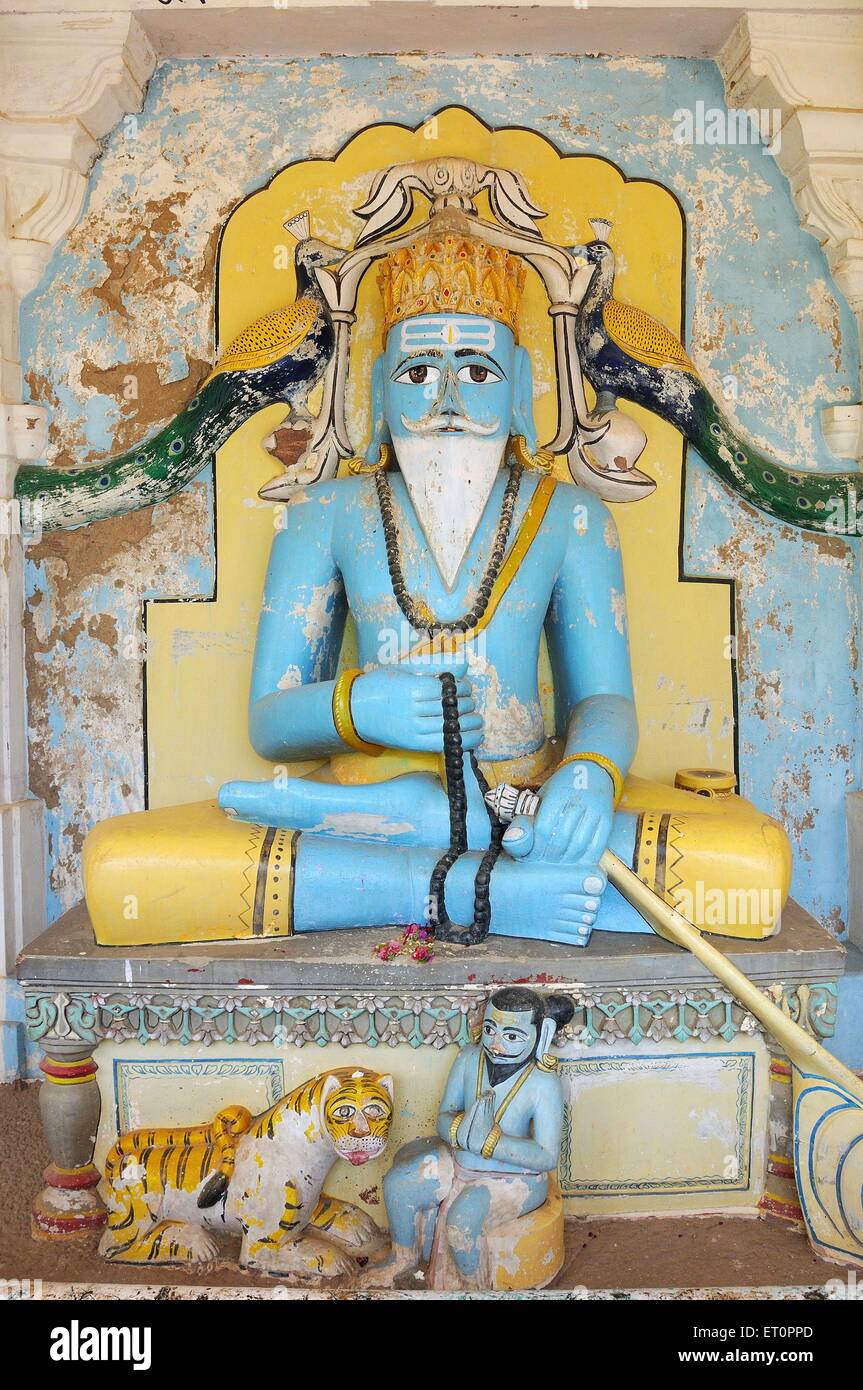 Statua del dio Gusai ; hall of Gods ; Mandore ; Jodhpur ; Rajasthan ; India Foto Stock
