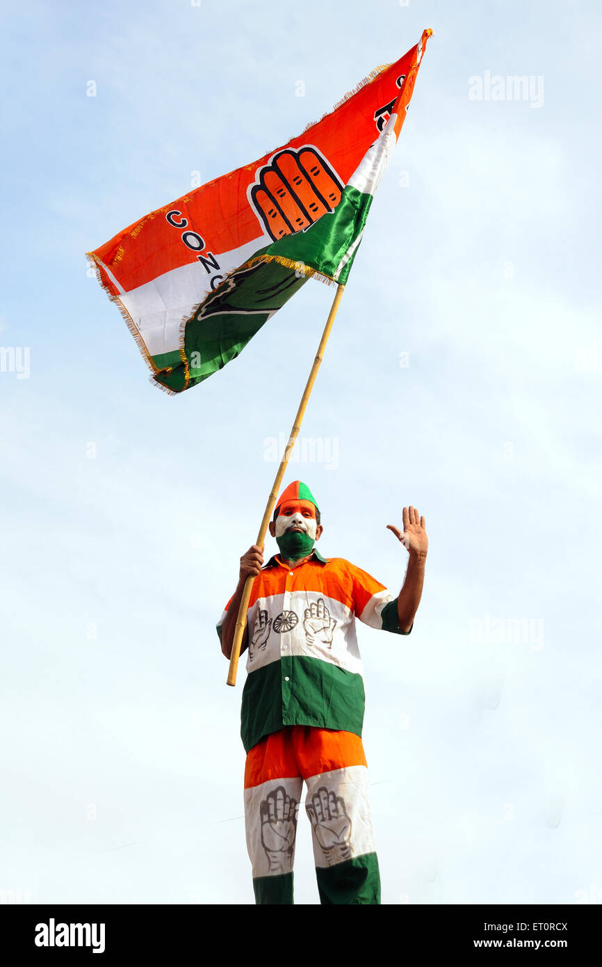 Bandiera indiana dell'India dipinta sul volto e bandiera del partito del Congresso India MR#769B Foto Stock