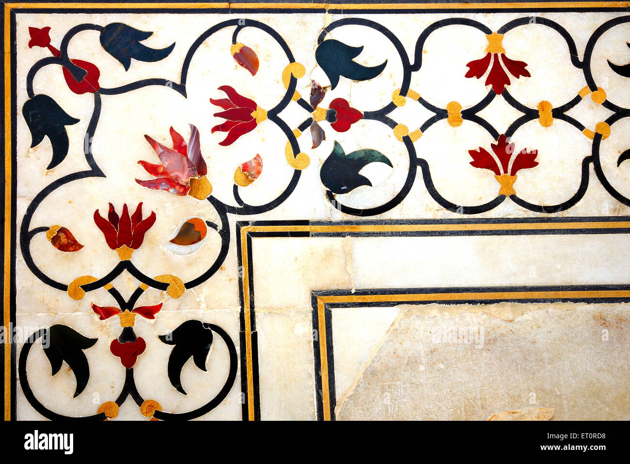 Marmi colorati in materiale lapideo in pietra sul Taj Mahal ; Agra ; Uttar Pradesh ; India Foto Stock