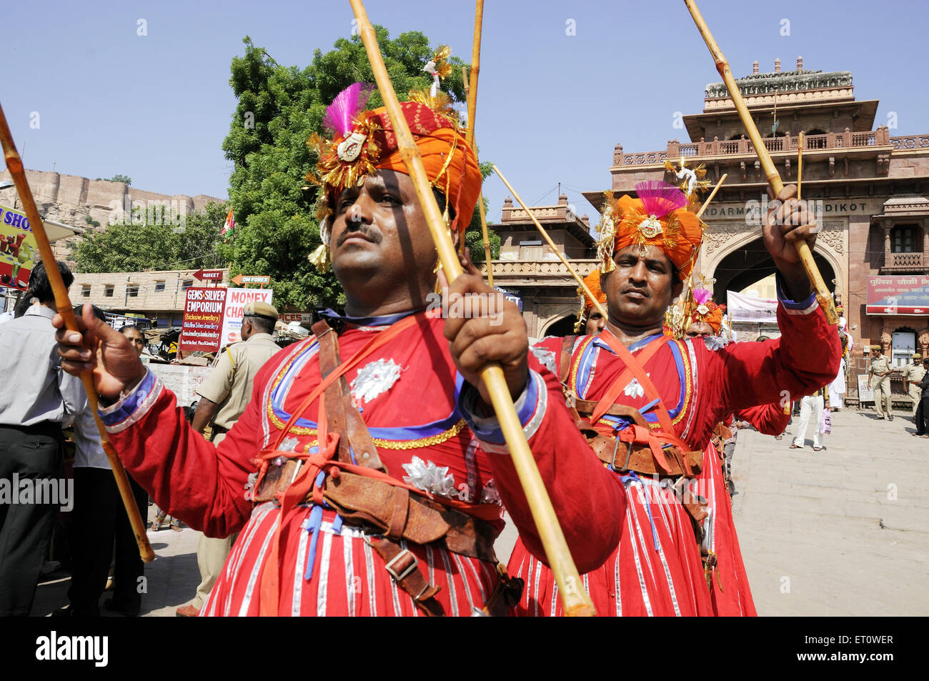 Gher ballerini folk al festival di marwar ; Jodhpur ; Rajasthan ; India Signor#786 Foto Stock