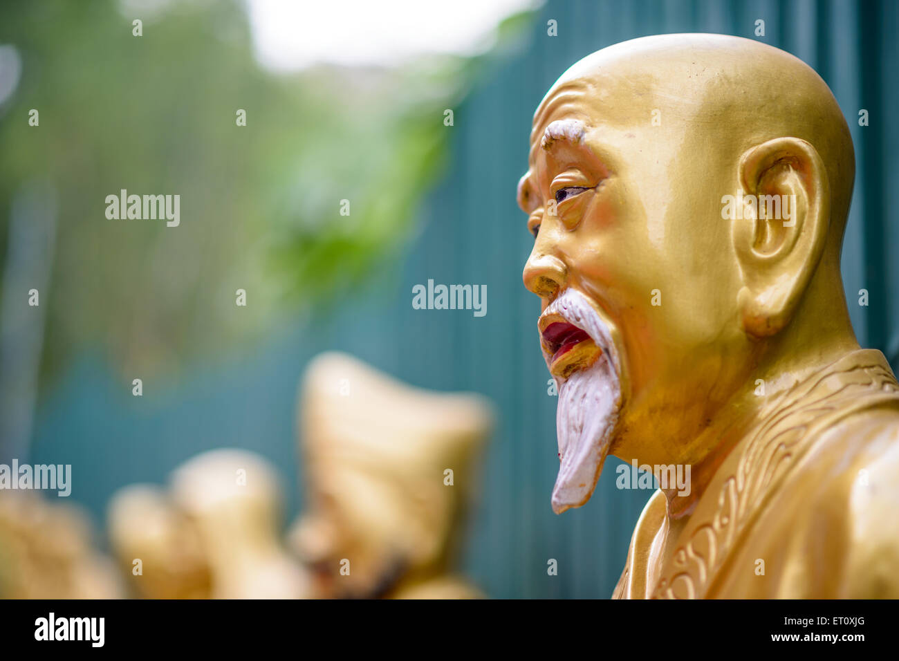 Statue presso il Monastero dei Diecimila Buddha in Sha Tin, Hong Kong, Cina. Foto Stock