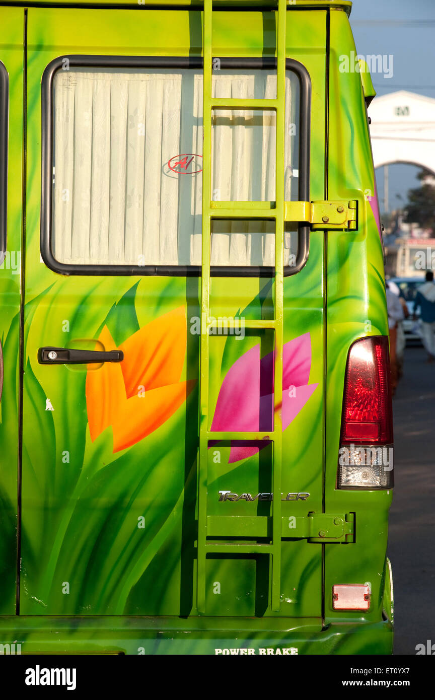 Fiore colorato e foglie dipinte su autobus con scala ; Trivandrum ; Thiruvananthapuram ; Kerala ; India ; Asia Foto Stock