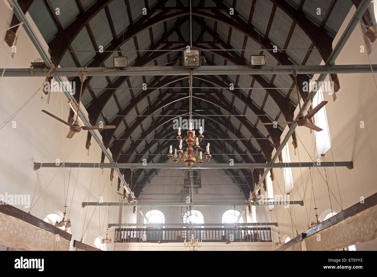 Archi in legno del tetto nella chiesa di San Francesco ; Cochin Kochi ; Kerala ; India 2010 Foto Stock