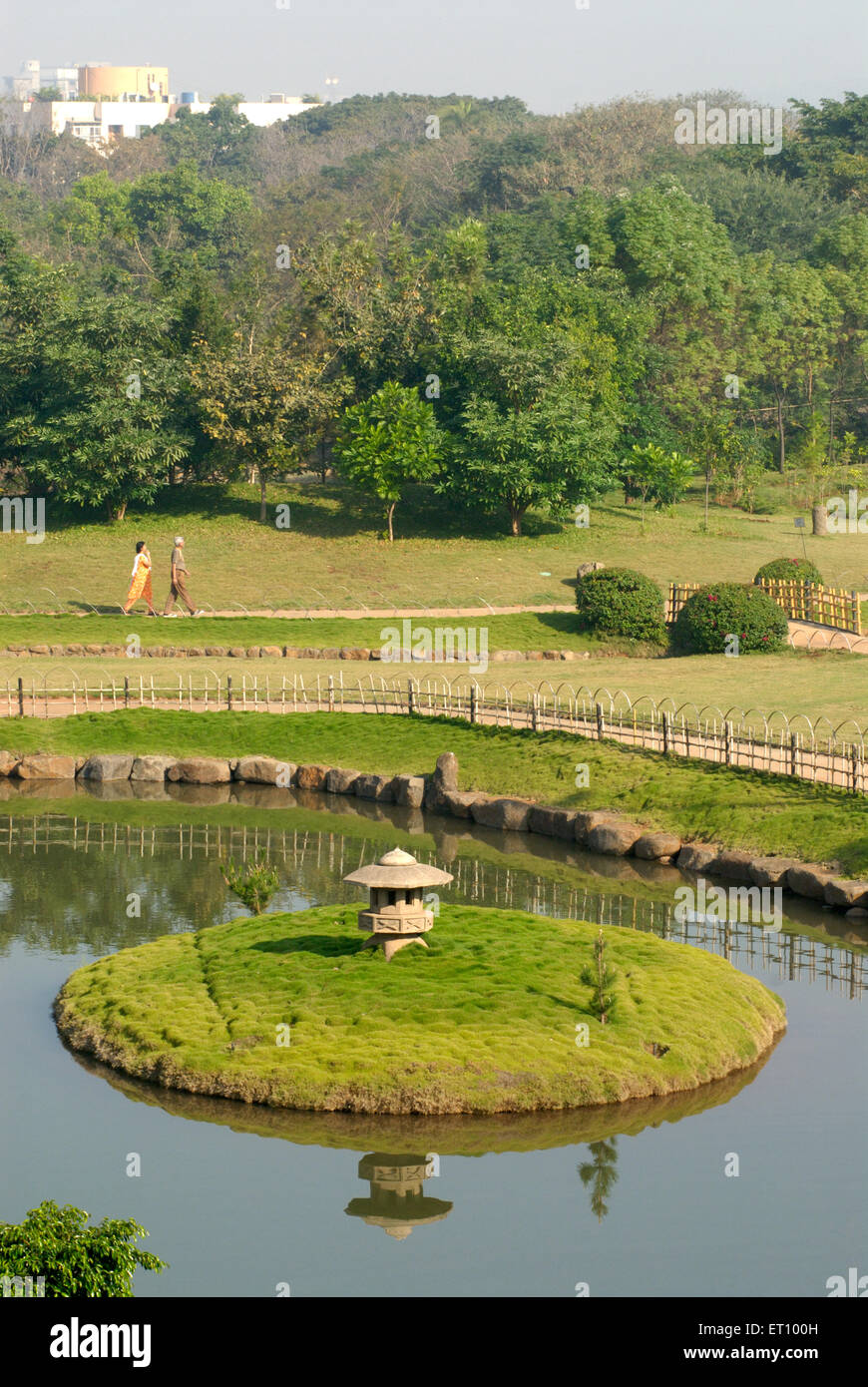 Nakanoike stagno in okayama amicizia o p l. deshpande giardino ; Pune ; Maharashtra ; India Foto Stock