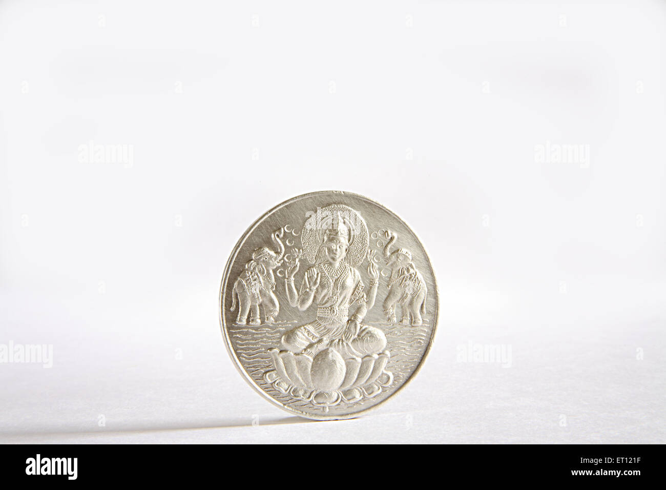 Moneta d'argento con la dea Lakshmi picture ; India Foto Stock