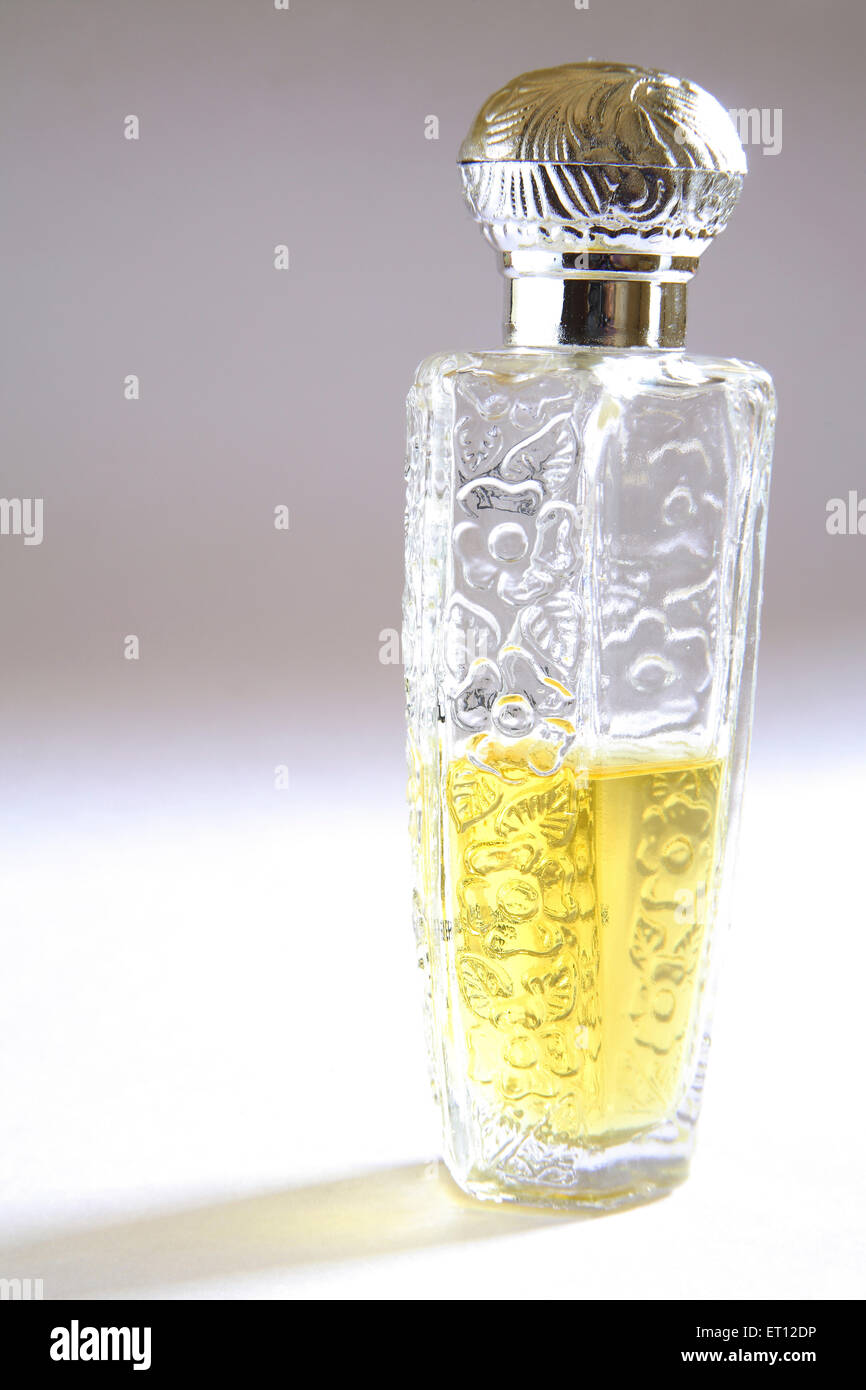 Bottiglia di profumo in cristallo Foto Stock