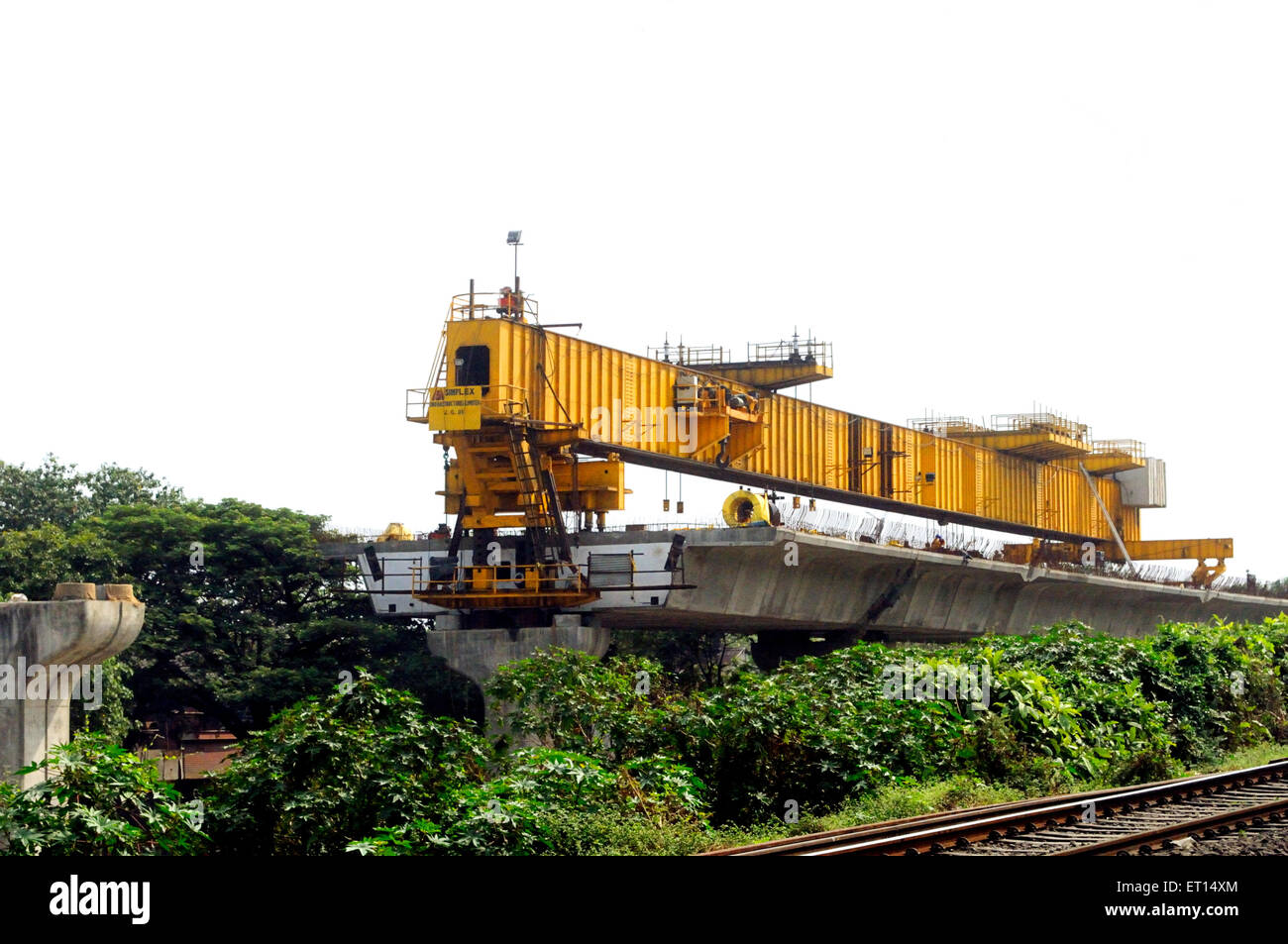 Mumbai metro linea in costruzione ; Bombay ; Maharashtra ; India Foto Stock